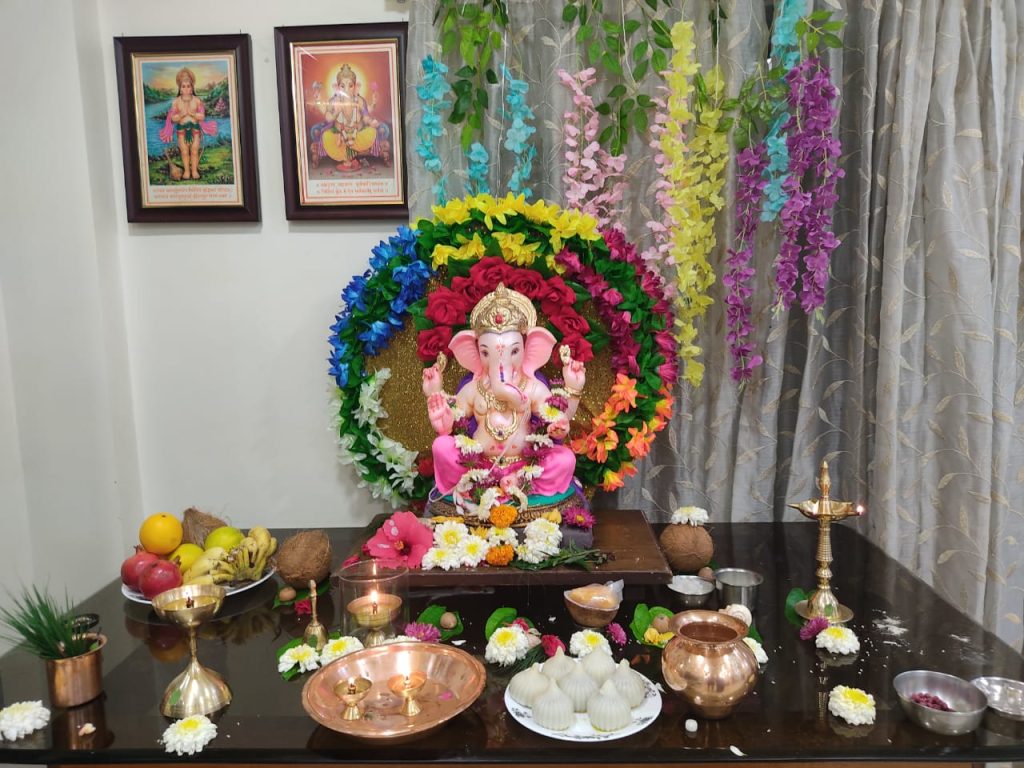 Salman Khan attends Ganpati puja at Sohail Khan’s residence